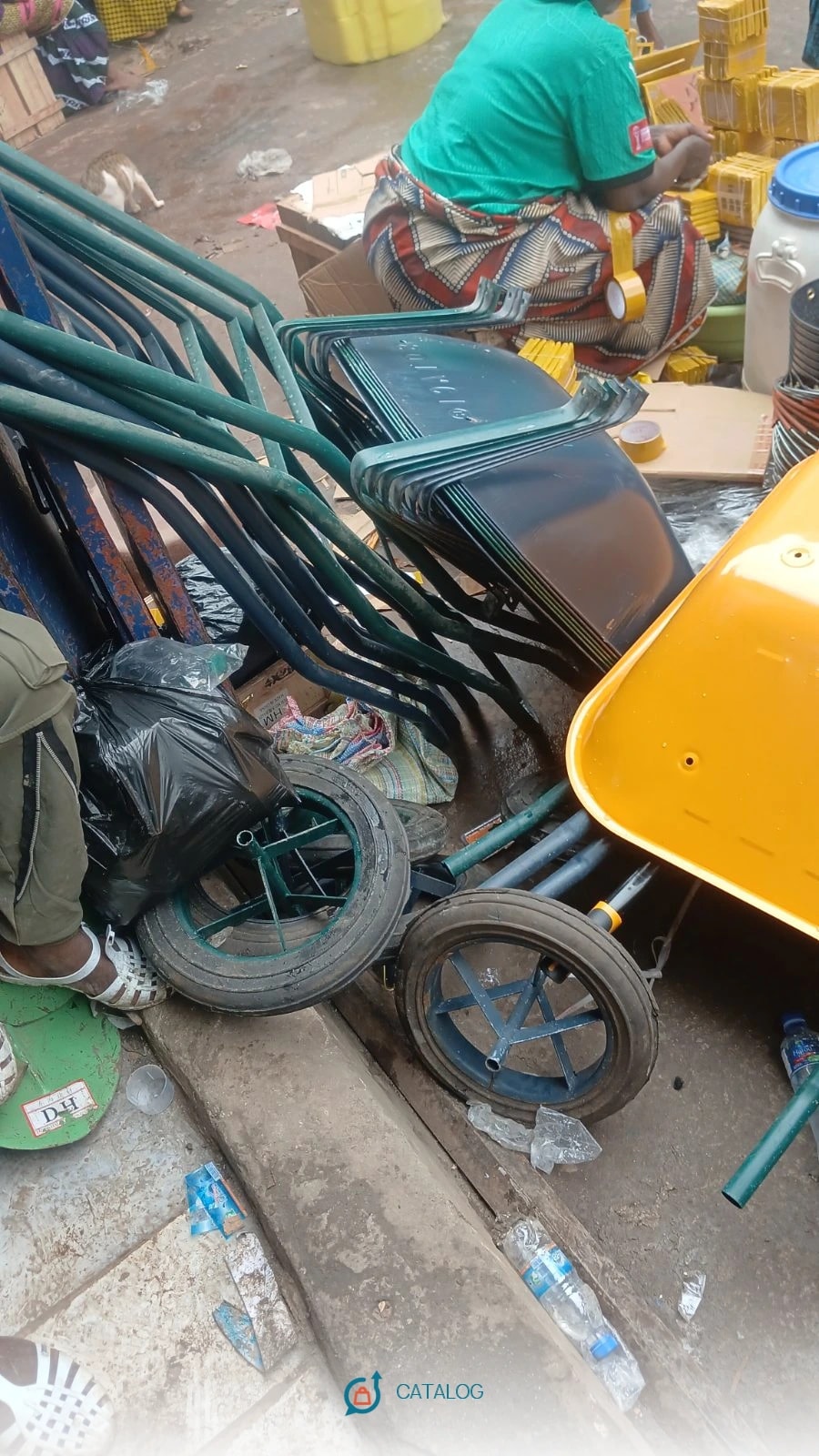 Chariot de manutention à deux roues