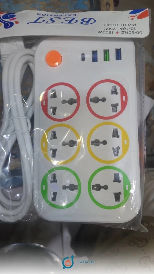 multiprise électrique blanche avec cordon