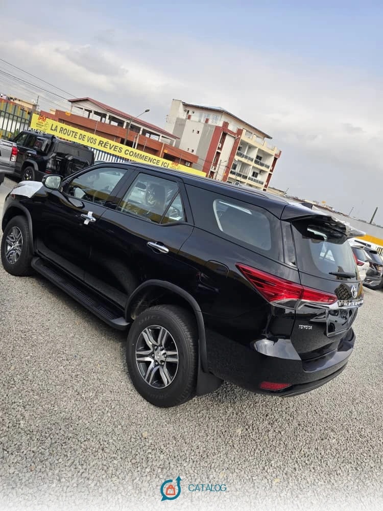 SUV Toyota Fortuner
