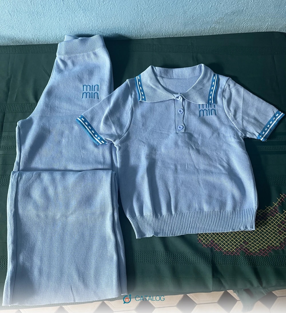 Ensemble tricoté bleu ciel