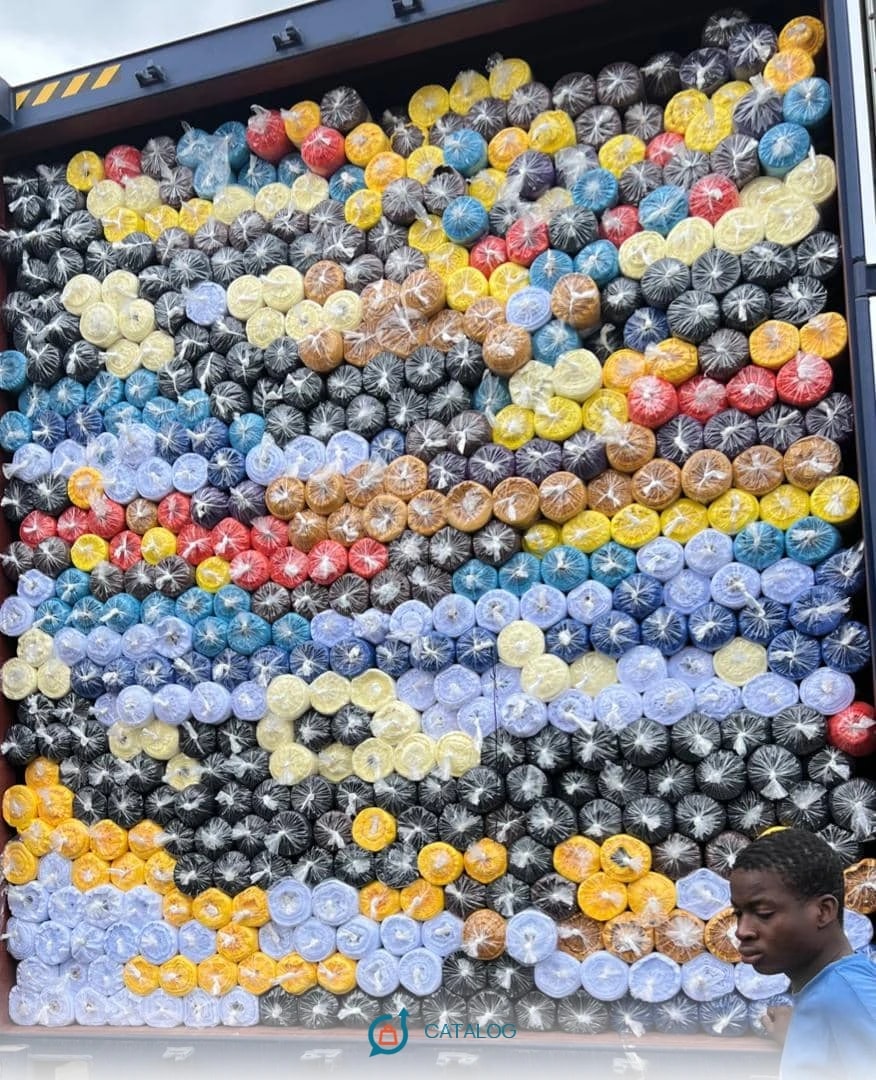 Rouleaux de tissu en vrac
