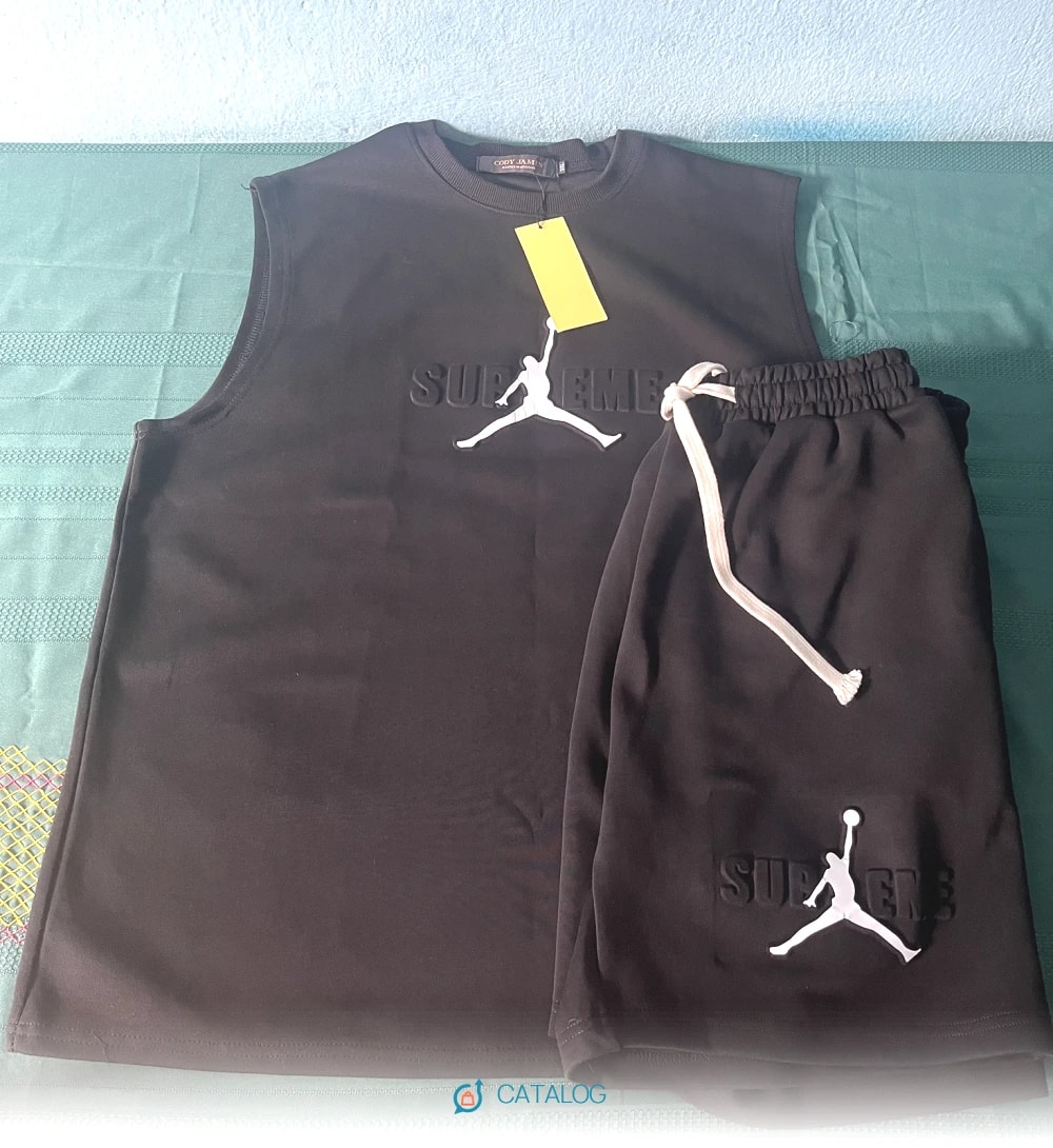 Ensemble sport noir sans manches