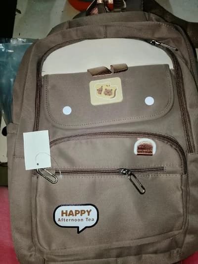 Sac à dos marron avec poches