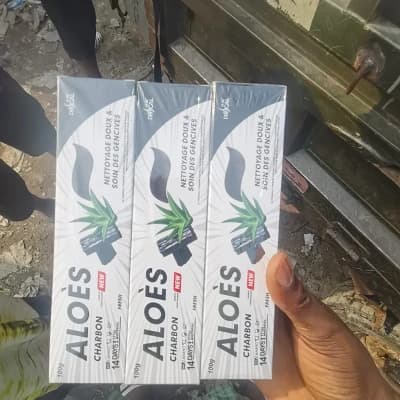Dentifrice à la base de aloès en charbon blanchir le dent